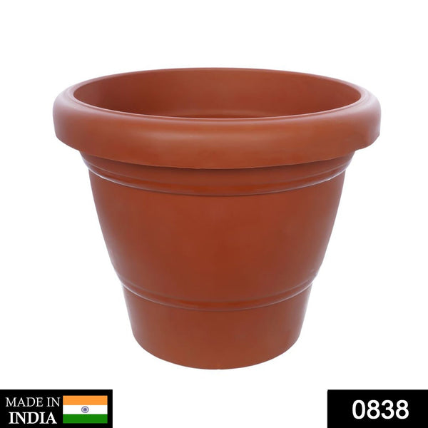 Medium size brown plastic planter pot 8 inches