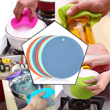 Silicone Hot Mat Used For Breakfast Lunch And Dinner Purposes In Different-different Places (2 Pc)