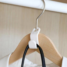 Plastic Clothes Hanger With Non-slip Pad (10 Pc)