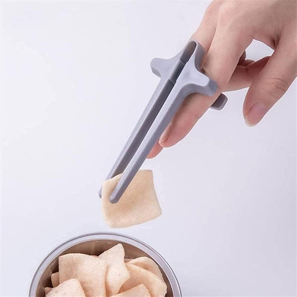 Plastic Finger Chopsticks For Gamers Snack Clips (2 Pc)