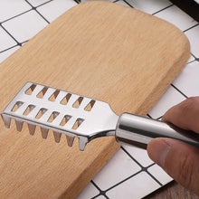 Fish Scale Remover Scraper Stainless Steel Fish Cutting Tools Sawtooth Easily Remove Fish Scales-cleaning Brush Scraper Kitchen Tool-